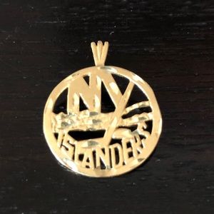 NY Islanders 14k Gold Charm